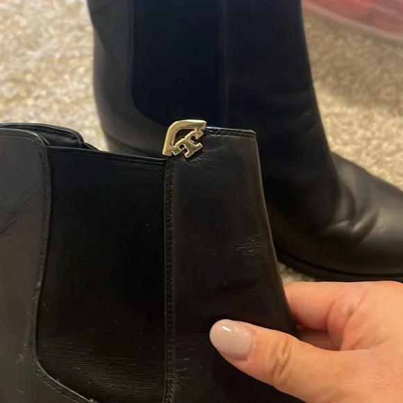 Tory Burch boots - Picture 2 of 5